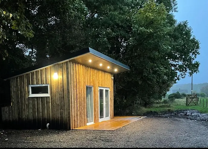 Lora Cabin